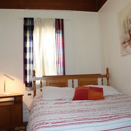 אופוטיקי Oasis Accommodation מראה חיצוני תמונה