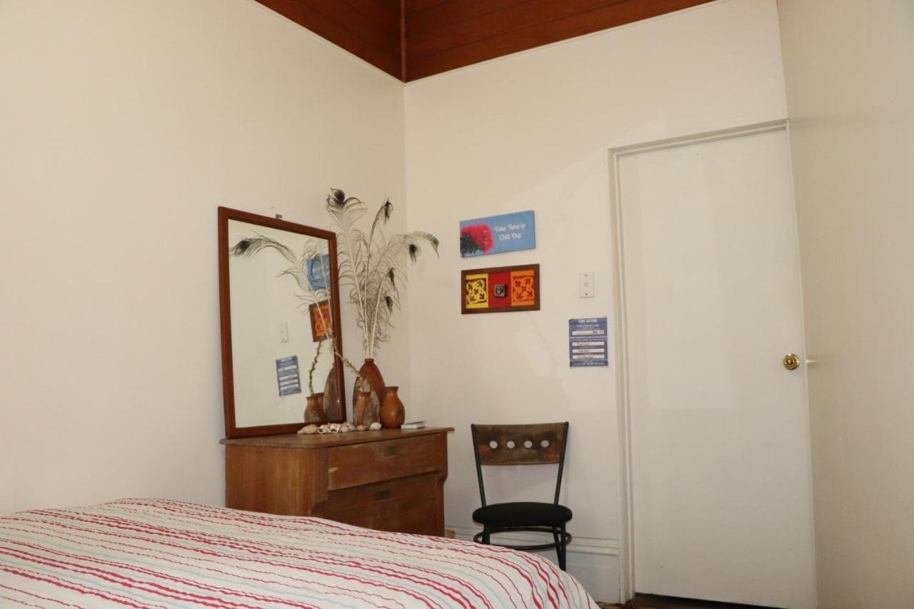 אופוטיקי Oasis Accommodation מראה חיצוני תמונה