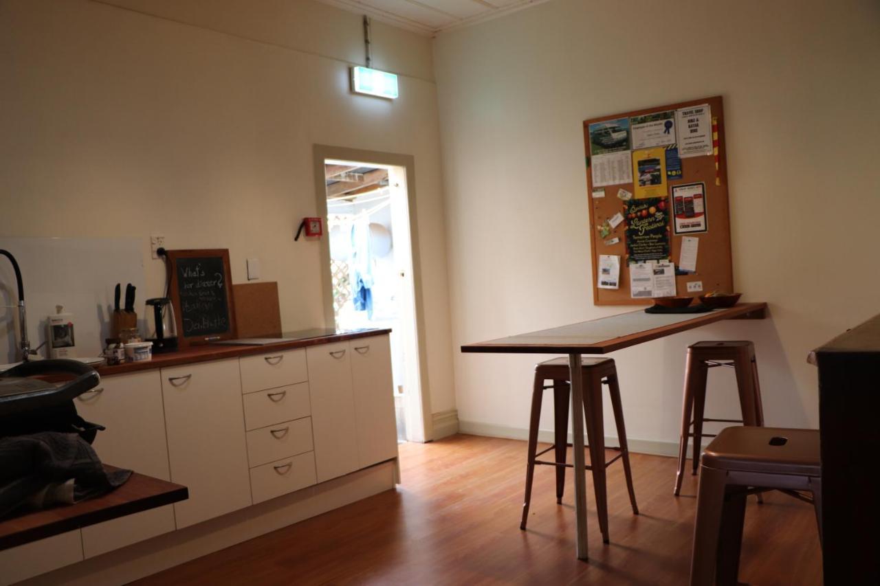 אופוטיקי Oasis Accommodation מראה חיצוני תמונה